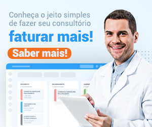 Homem branco dentista com um prontuário em mãos