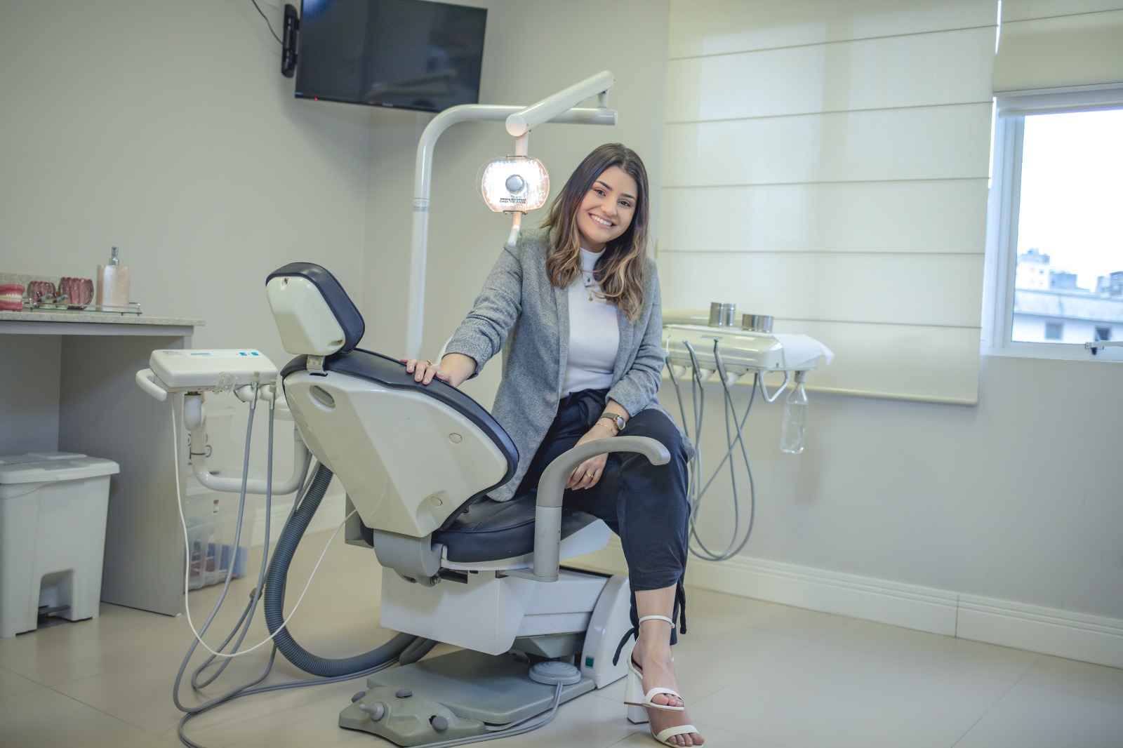 Kamila Luz recém formada já cresce com a gestão e apoio do Simples Dental