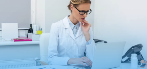 Receituário odontológico: o que é, sua importância, diferenciais da versão digital e qual utilizar em sua clínica