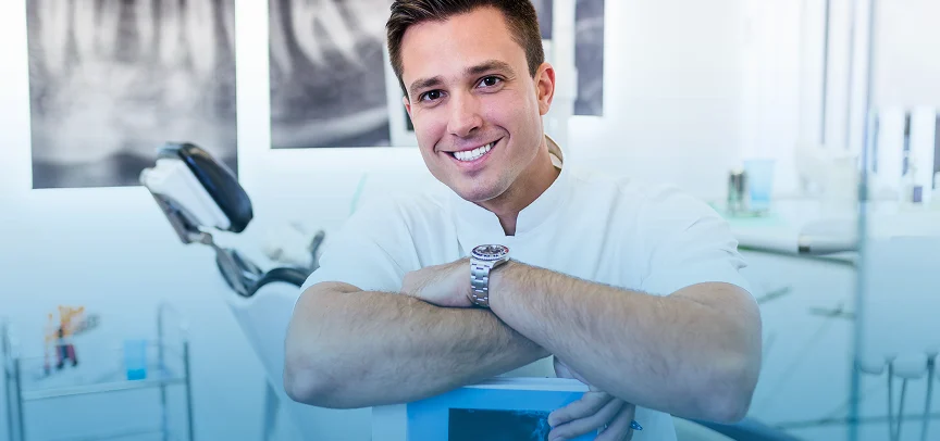 Quanto fatura uma clínica odontológica